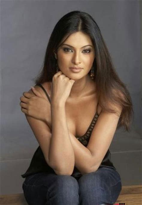 Sayali Bhagat Hot Sexy Photos Stills Wallpapers Bollywood Hot Actress