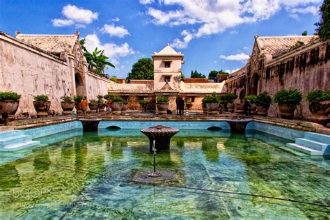 Tamansari merupakan salah satu objek wisata yang sangat terkenal dan. Taman Sari Water Castle yogyakarta by Hartono_Wijaya ...