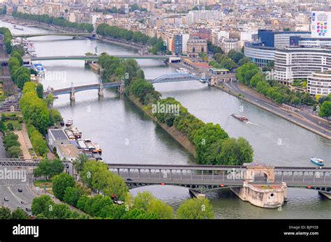 Bridges Over The River Seine Hi Res Stock Photography And Images Alamy