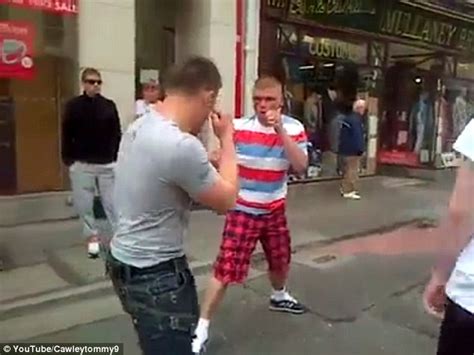 2 Irish Men In Bare Knuckle Street Fight In Shocking Video Daily Mail