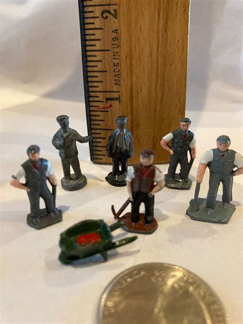 6 Super Tiny Vintage Metal Lead Figurines Men At Work Etsy