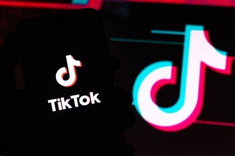 Is TikTok Banning Body-Positive Influencers? - InsideHook