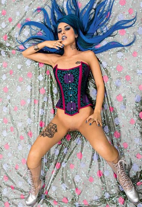 Tati Zaqui Nude — Singer Showed Tiny Pussy Piercing