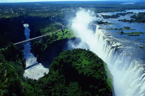 10 Amazing Waterfalls Around The World You Need To See For