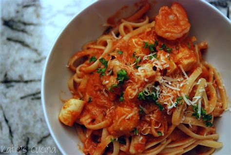Shrimp And Bay Scallops With Spicy Vodka Sauce Katies