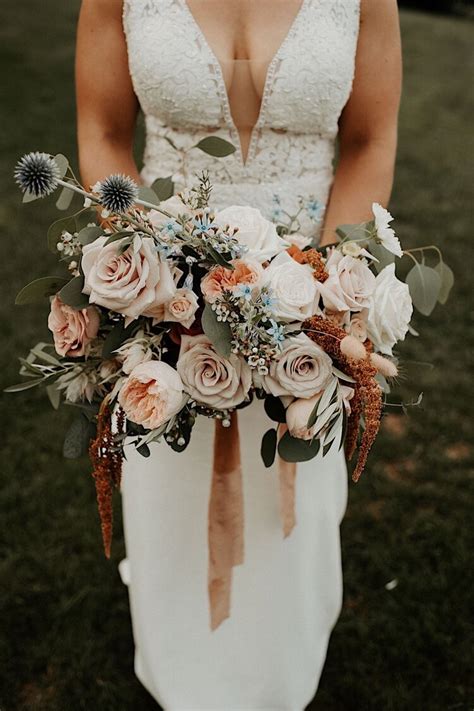 10 Free Spirited Bohemian Wedding Bouquets For Adventurous Brides