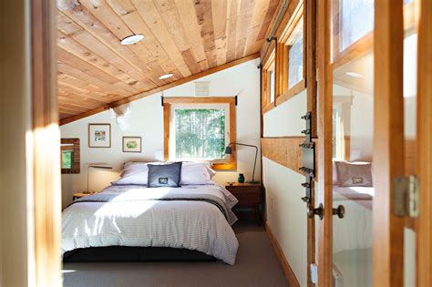 A Mountain Modern Cabin In The Woods Contemporary Cabin Rustic