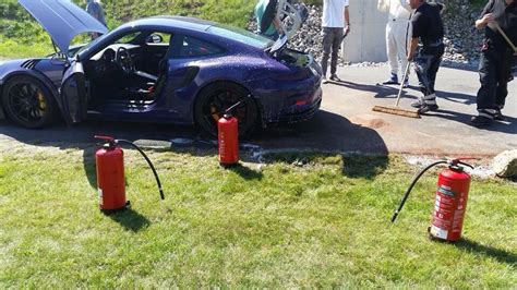 Ultraviolet 2016 Porsche 911 Gt3 Rs Catches Fire Gtspirit