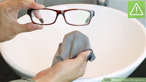 2 easy ways to clean eyeglasses wikihow