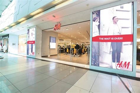 Explore tweets of h&m uae @hmuae on twitter. Biggest H&M Store in the World Now Open in The Avenues ...