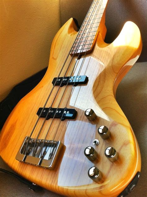 【jiraud J Bass4neo Passive】 Life Is Bass