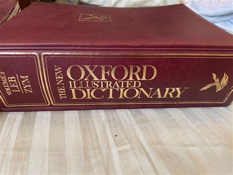 The New Oxford Illustrated Dictionary Vol 1 And 2 1976 Hobbies And Toys