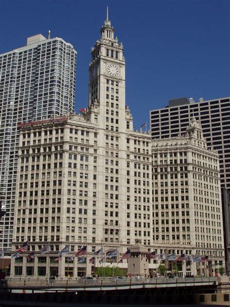 Chicago In 10 Famous Buildings Chicago Buildings Famous Buildings