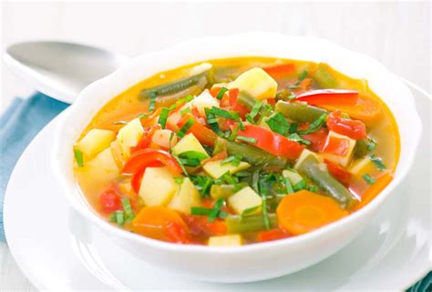 Cómo hacer sopa de verduras casera receta fácil y saludable