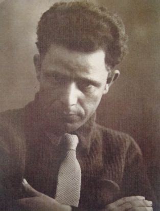 Στην τηλεόραση πρωτοστάτησε σε εκπομπής τηλεπώλησης, όπου ανάμεσα στις αλοιφές για την τριχόπτωση και τις επιστολές του ιησού χριστού, πέρασε τις θέσεις του υπέρ της ρωσίας και υπέρ. Κεραμιδόγατος ο μαντουμανταδόρος: ΦΩΤΟΓΡΑΦΙΕΣ-ΠΑΛΙΑ ...