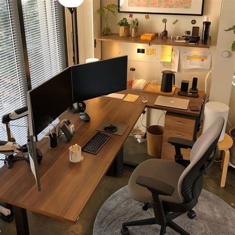 Pin By علی محمودی On Projetos Home Office Setup Home Office Layouts