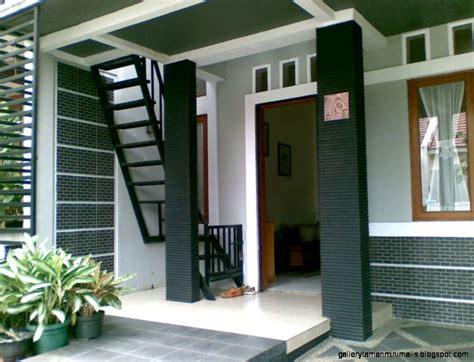 Sekarang bukan sebuah alasan rumah kecil tidak memiliki taman. Teras Rumah Depan | Gallery Taman Minimalis