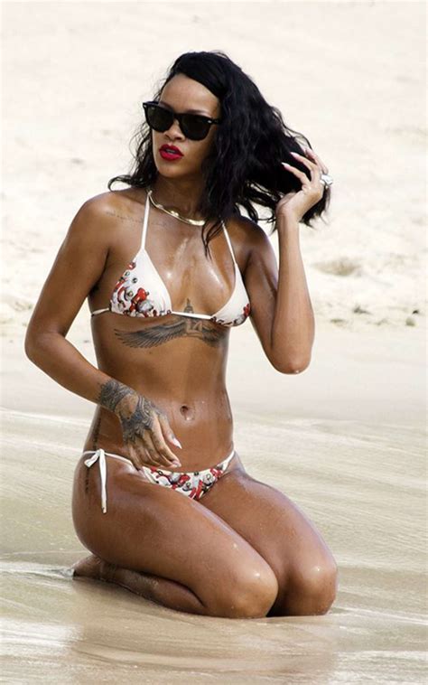 Rihanna Hot Bikiniphotos Miami