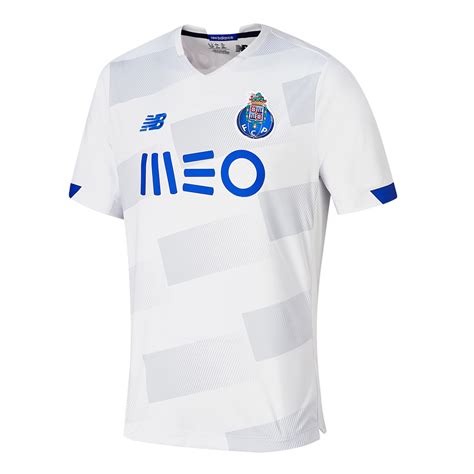 The traditional blue and white stripes are reinforced in number this year, combined with yellow details to give the new. Camisola New Balance FC Porto Equipamento Alternativo 2020 ...