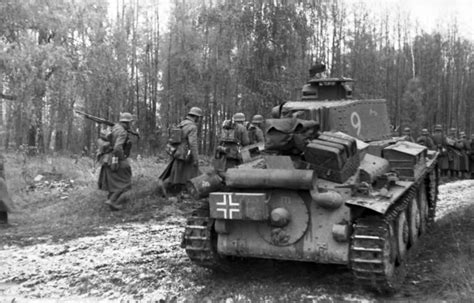 Panzer 38t Of The 20th Panzer Division And Infanterie Eastern Front