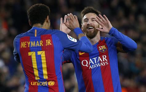 La marca messi es un reflejo directo de las cualidades que demuestra leo messi dentro y fuera del campo de juego. Foot PSG - PSG : Neymar, Mbappé, Messi à Paris, l'UEFA ...