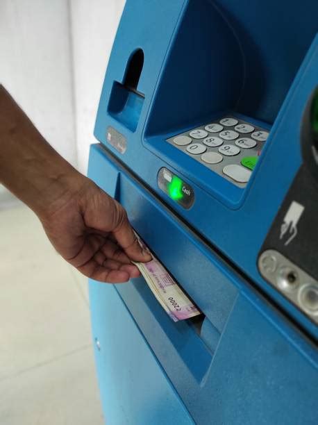 10 Tips To Prevent Fraud While Using ATM To Withdraw Cash