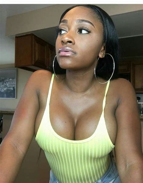 Hot Ebony In Green Top Nice Breast Beautiful Black Women Black Beauty Tumblr Phat Azz Ebony