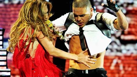 Jennifer Lopez Gets Lap Dance From Backup Dancer Fox News Latino
