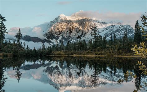 Download Wallpaper 3840x2400 Mountain Lake Trees Water Reflection