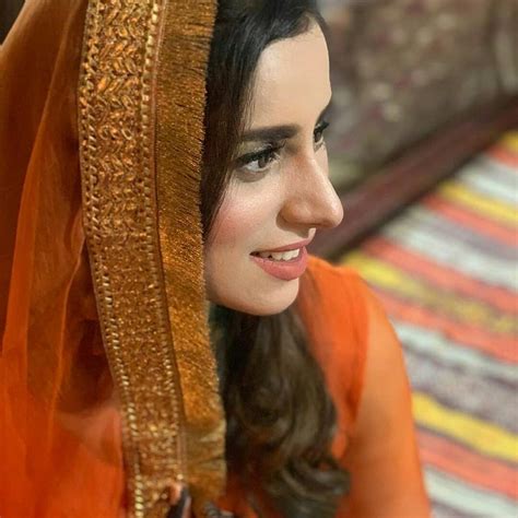 Madiha naqvi is a famous tv host who has been associated with major pakistani tv channels such in 2019 madiha naqvi got married with mqm politician faisal sabzwari, this second marriage was a. Gorgeous Madiha Naqvi And Faisal Sabzwari Latest Beautiful ...