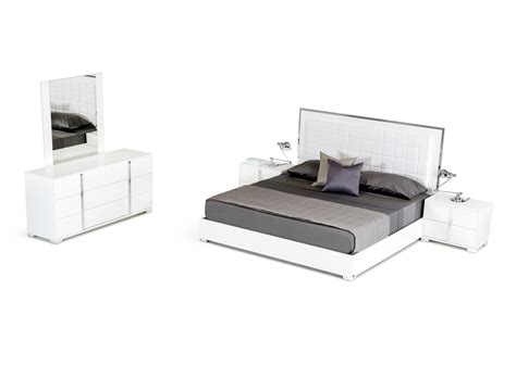 They are extremely comfortable, some of them are constructed with orthopedic slats that make. Modrest San Marino Modern White Bedroom Set | VIG ...