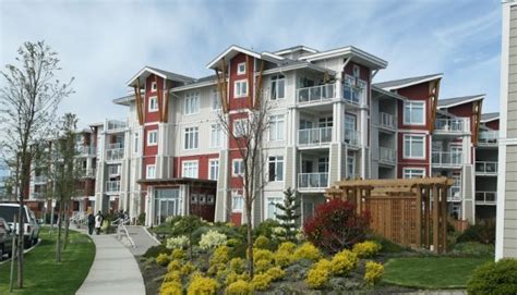 The condo association's policy typically covers the outside building structure and commons areas, such as hallways. HO - 6 vs. HOA policy : Who Insures What?