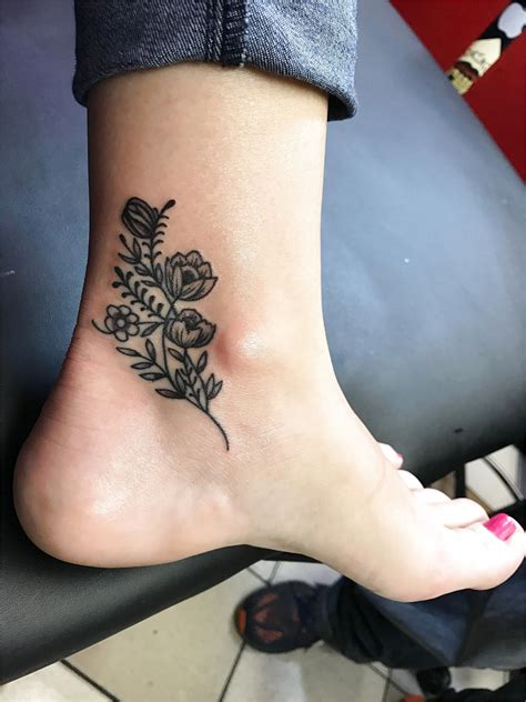 Foot Tattoo Girl Foottattoos Foot Tattoos Tattoos Ankle Tattoo Designs