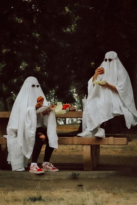 Ghost Photoshoot Tiktok Trend Spooky Wallpaper Photo Halloween Costume