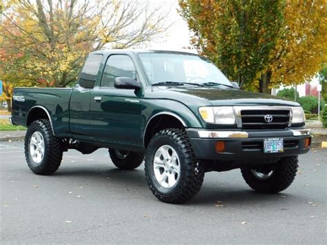Iseecars.com analyzes prices of 10 million used cars daily. 2000 Toyota Tacoma 4X4 V6 3.4L / MANUAL 5 SPEED / LIFTED ...