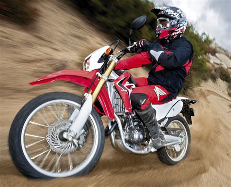 And we're not talking about just balancing on two wheels: Honda CRF 250 L 2012 - Fiche moto - MOTOPLANETE