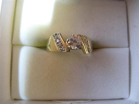 Titanium or stainless steel rings, and elegant wedding band compositions. Wedding Rings - Diamond Ring 18KT solid gold wedding ring ...