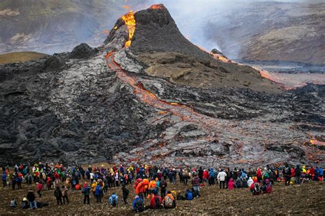 Hike Geldingadalir Volcano Reykjavík Kimkim
