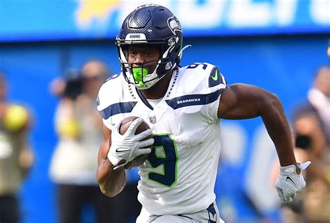 Report Card Top Performers In Seahawks Win Vs Chargers Sports Illustrated Seattle