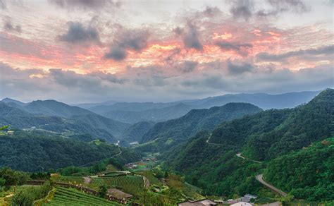 Desktop Hintergrundbilder Taiwan Taipei Natur Gebirge Acker Himmel