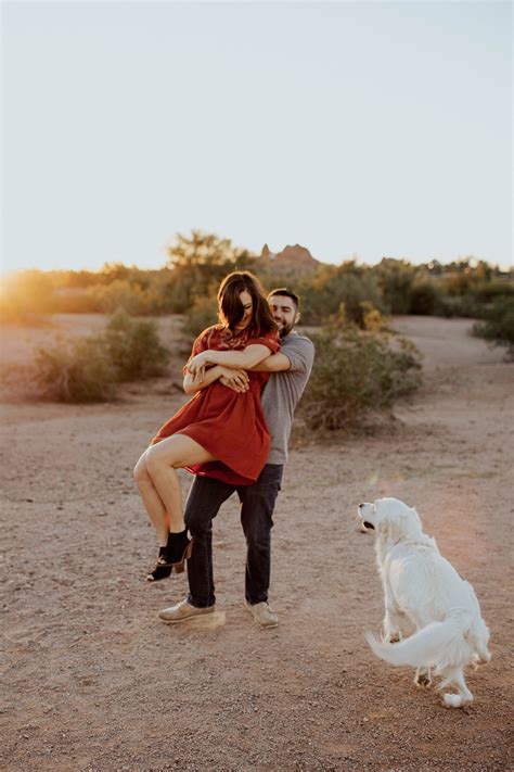 Lovers And Their Dog Couple Photography Poses Photoshoot Couples