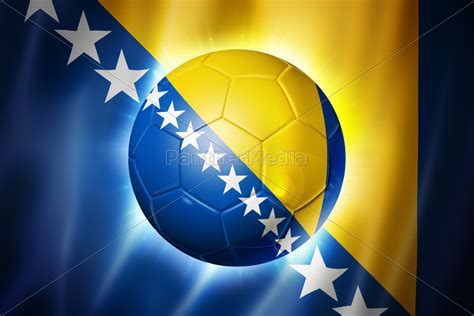 Bosnia and herzegovina have seen a steady rise in their fortunes on the international football stage in recent times. fußball fußball-ball mit bosnien und herzegowina - Lizenzfreies Bild - #10624879 | Bildagentur ...