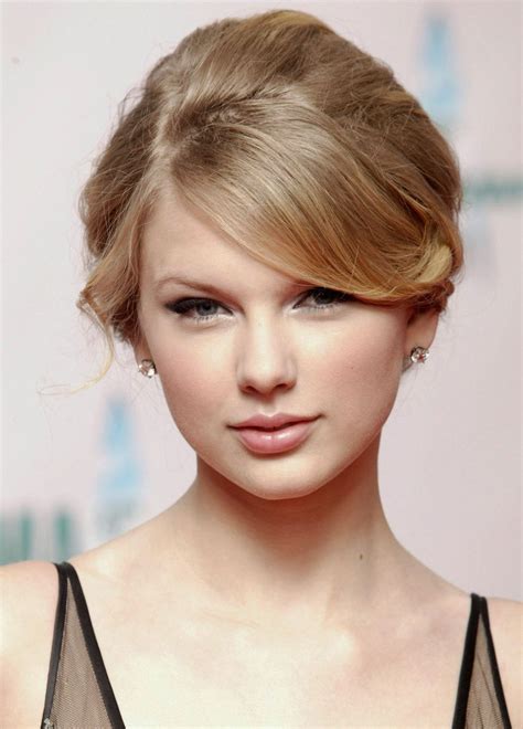 5 Best Taylor Swift Hair Looks Taylor Swift S Signature Hairstyles