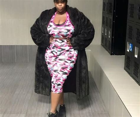 Sugar Mummy In Florida Usa Is Ready To Pay 4000 Get Her Contact