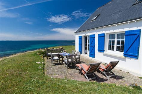 Cette maison de plus de 400 m2 vous offre un espace agréable et conviviale, avec son séjour. Villa Névez - Névez