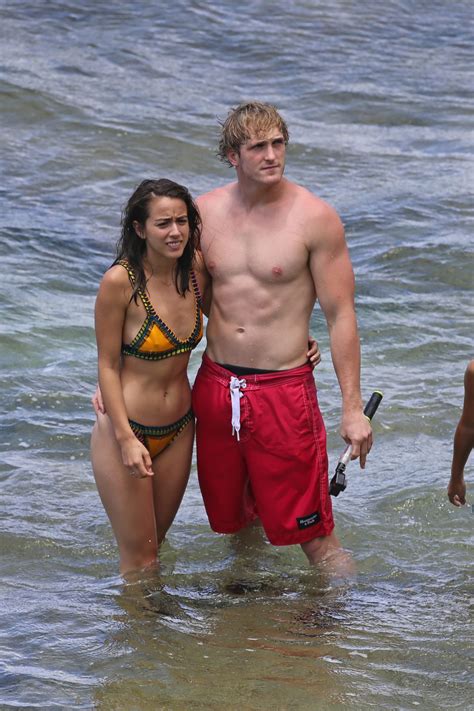It's over for chloe bennet and logan paul. Chloe Bennet in Bikini - With Her New Boyfriend Logan Paul ...