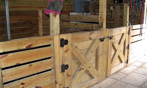 8'x8' is a common size to build a diy platform. You'll Want To Pull Out Your Hammer For These DIY Horse Stalls! - COWGIRL Magazine