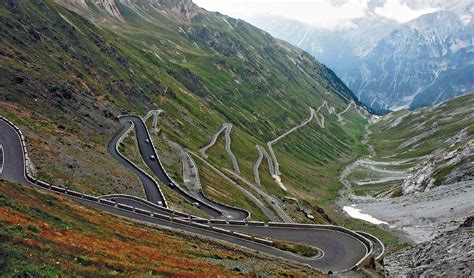 Best Road Trips Stelvio Pass Italy Earthtripper Time To See The