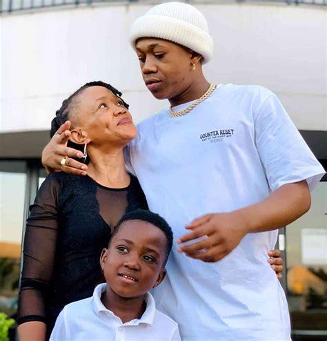 Young Stunna Shows Off His Family - ZAtunes