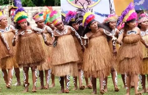 5 Pakaian Adat Papua Barat Beserta Keunikan Dan Penjelasannya Lengkap